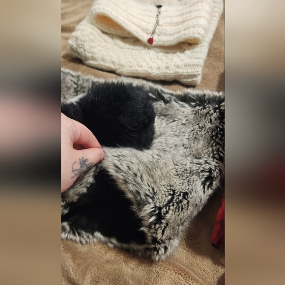 Cozy Winter Accessories Set - Picture 4 of 8